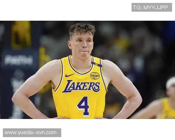 掘金与湖人第三场激战回顾球星表现与战术分析全景呈现